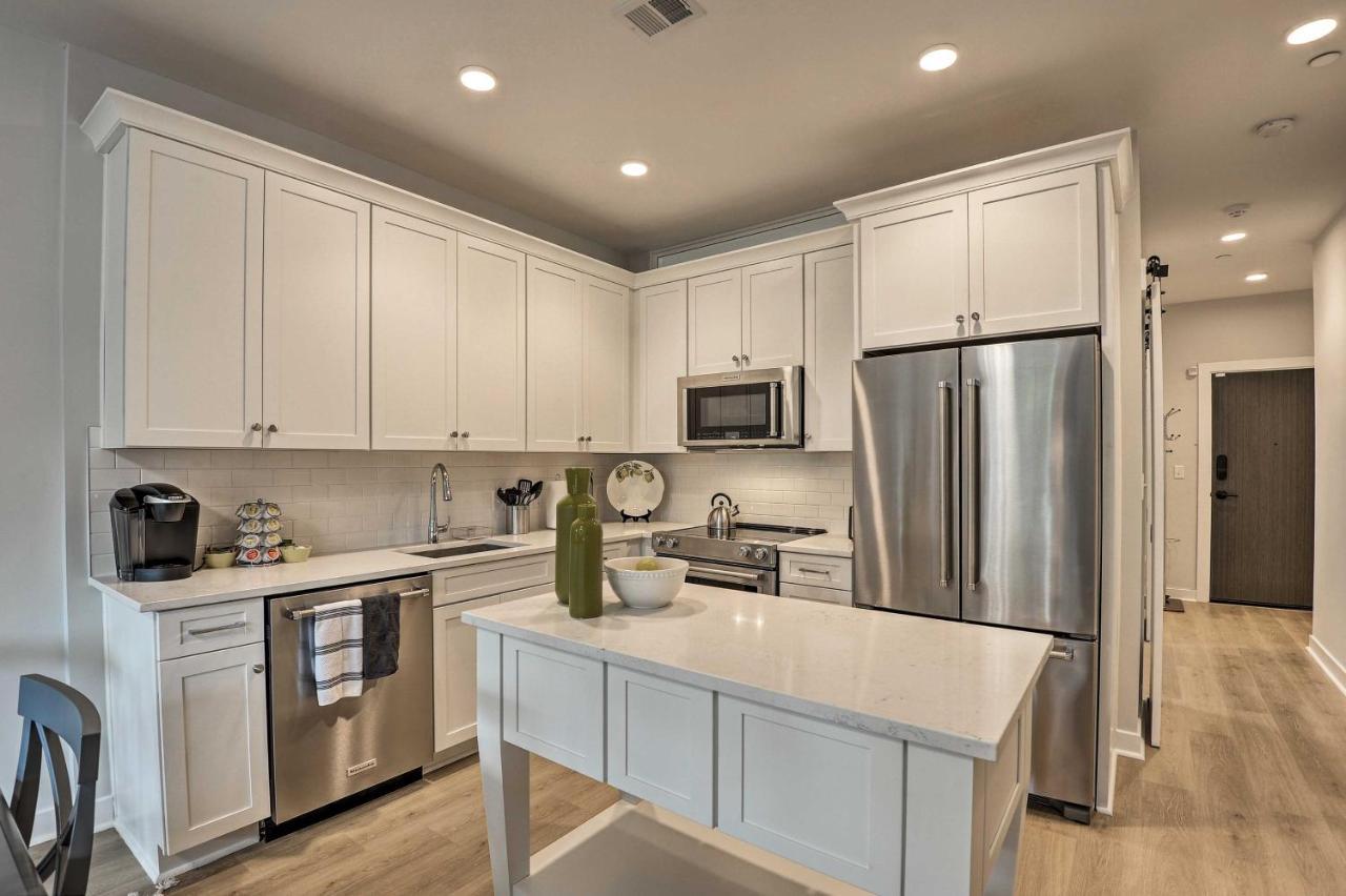 Chic Condo With Balcony In The Heart Of Annapolis! Bagian luar foto