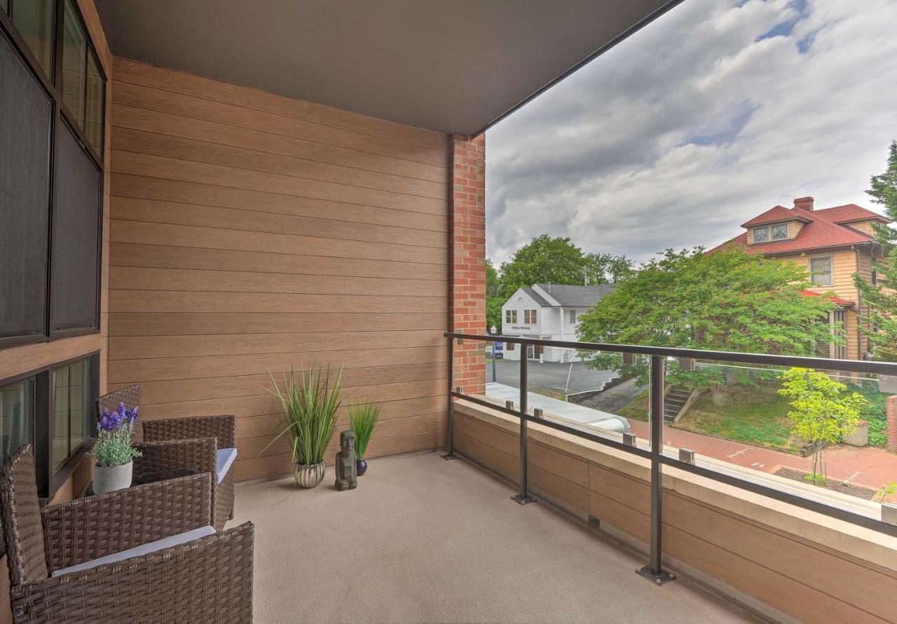 Chic Condo With Balcony In The Heart Of Annapolis! Bagian luar foto